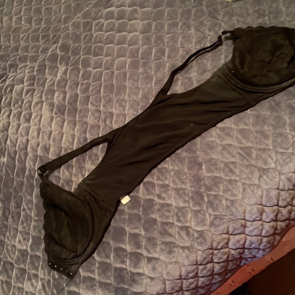 42 h front closing bra fits smaller than size shoes